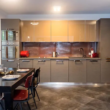 Apartament Cozy Flat With Two Bedrooms In By Flat Mаnаger Warna