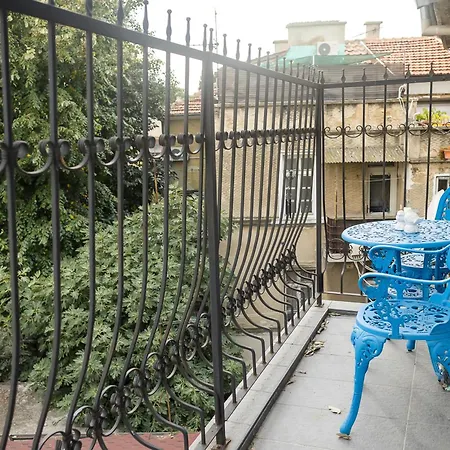 Apartament Cozy Flat With Two Bedrooms In By Flat Mаnаger