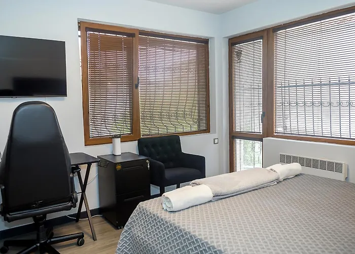 Apartament Cozy Flat With Two Bedrooms In By Flat Mаnаger Warna